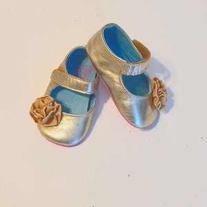 Luv Choo - Gold Crib Shoes with Fabric Flower. Size 2.